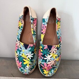 TOMS Girls/Women's Floral Canvas Flats - Blue, Pink, Yellow Sz. 5.5 EUC
